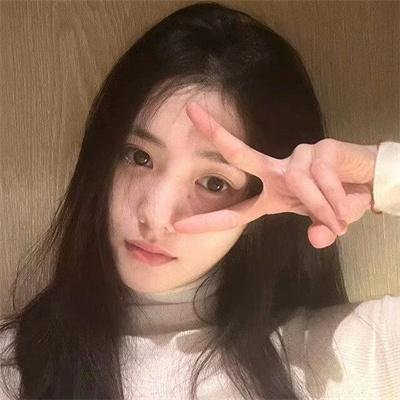 女孩向前冲